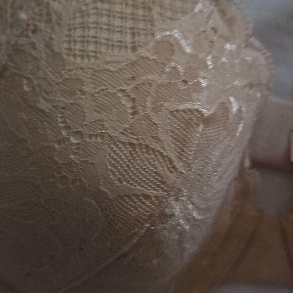 Sexy tee lightly lined demi 36D - Picture 3 of 8